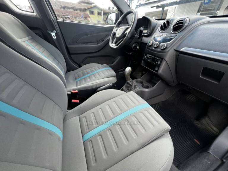 CHEVROLET - MONTANA - 2017/2018 - Preta - R$ 63.900,00