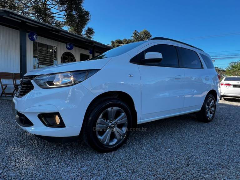 CHEVROLET - SPIN - 2022/2023 - Branca - R$ 95.900,00