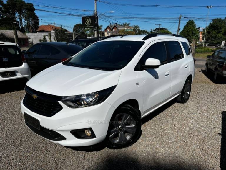 CHEVROLET - SPIN - 2022/2023 - Branca - R$ 95.900,00