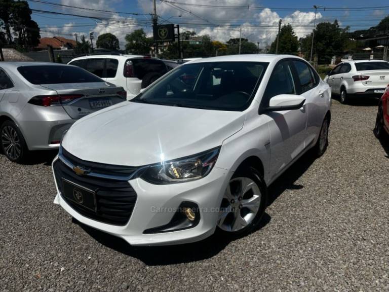 CHEVROLET - ONIX - 2023/2024 - Branca - R$ 92.900,00
