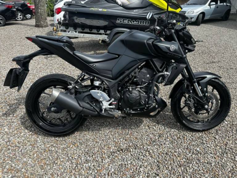 YAMAHA - MT - 2022/2023 - Preta - R$ 34.900,00