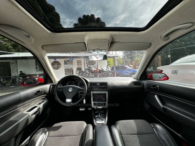 VOLKSWAGEN - GOLF - 2010/2011 - Vermelha - R$ 56.900,00