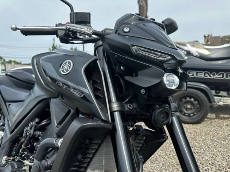 YAMAHA - MT - 2022/2023 - Preta - R$ 34.900,00