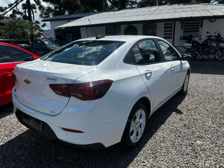 CHEVROLET - ONIX - 2023/2024 - Branca - R$ 92.900,00