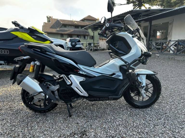 HONDA - ADV 150 - 2021/2021 - Branca - R$ 24.900,00