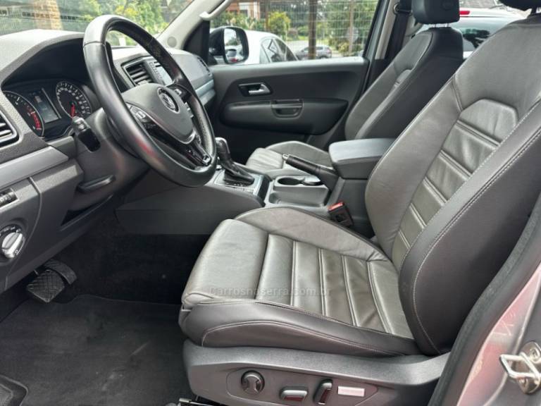 VOLKSWAGEN - AMAROK - 2021/2022 - Cinza - R$ 199.900,00
