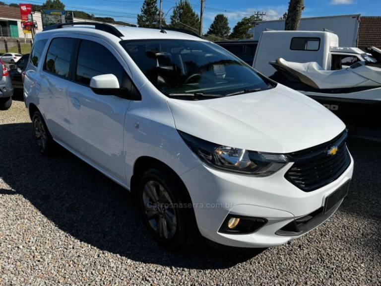 CHEVROLET - SPIN - 2022/2023 - Branca - R$ 95.900,00