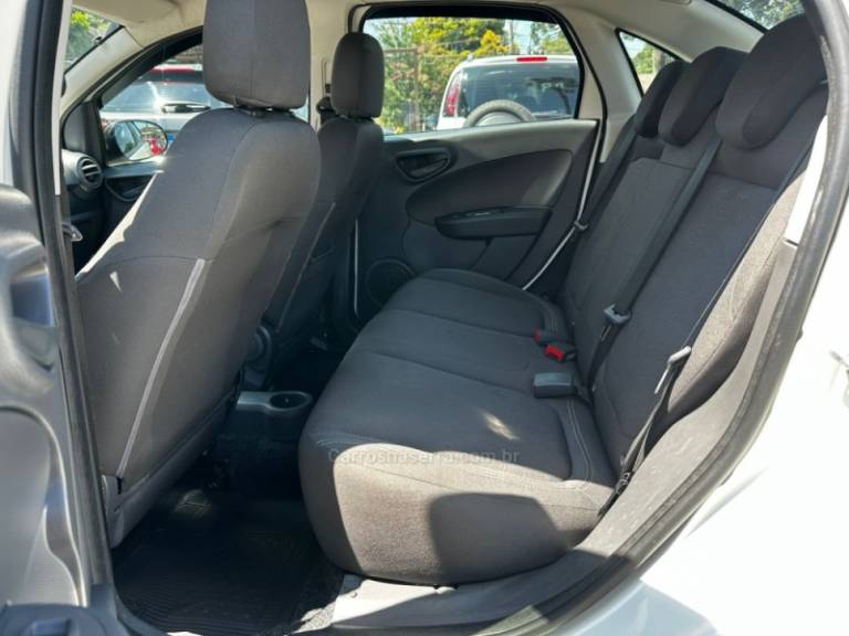 FIAT - GRAND SIENA - 2021/2021 - Branca - R$ 61.900,00
