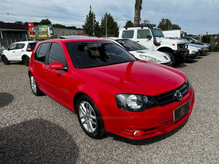 VOLKSWAGEN - GOLF - 2010/2011 - Vermelha - R$ 56.900,00