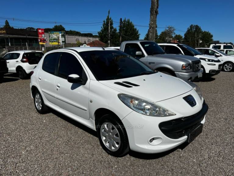 PEUGEOT - 207 - 2009/2010 - Branca - R$ 21.900,00