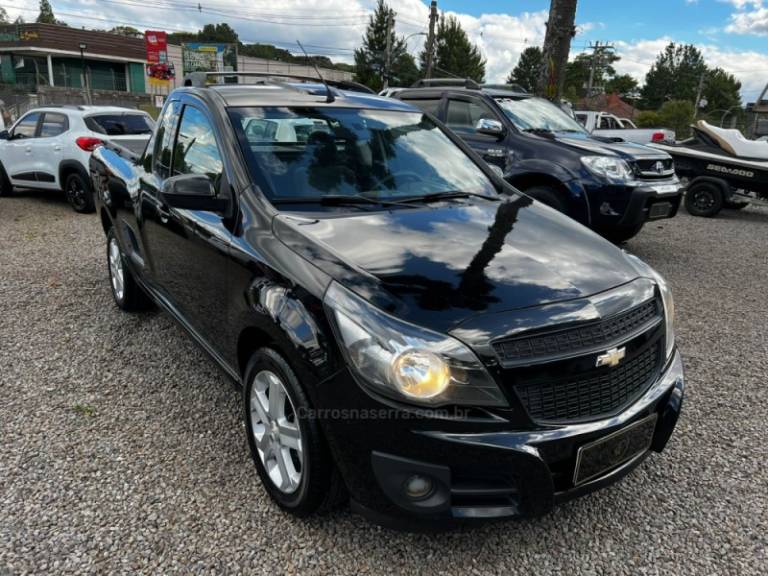 CHEVROLET - MONTANA - 2017/2018 - Preta - R$ 63.900,00