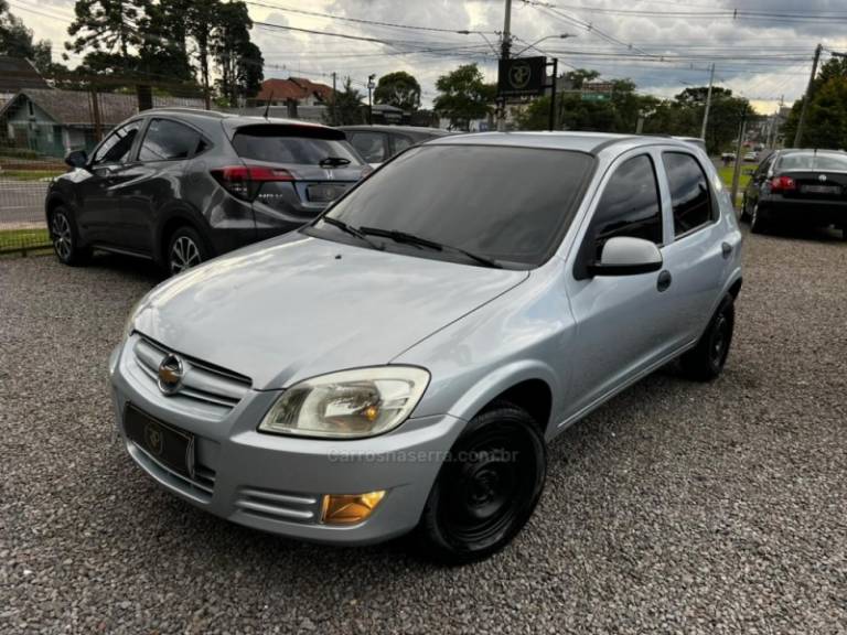CHEVROLET - CELTA - 2008/2009 - Prata - R$ 25.900,00