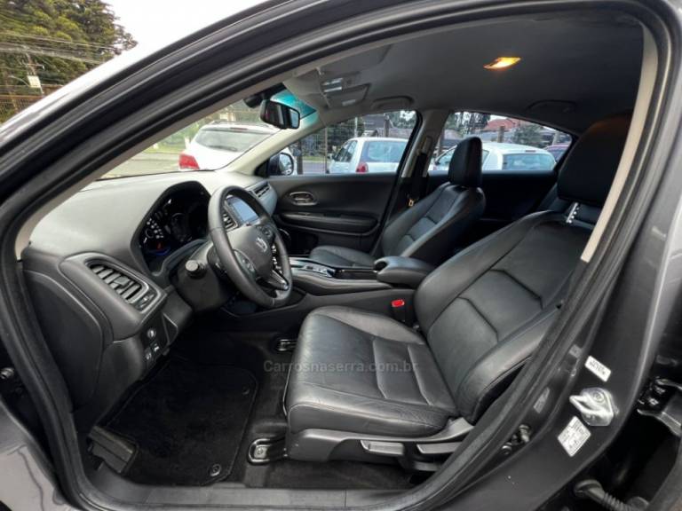 HONDA - HR-V - 2021/2021 - Cinza - R$ 125.900,00