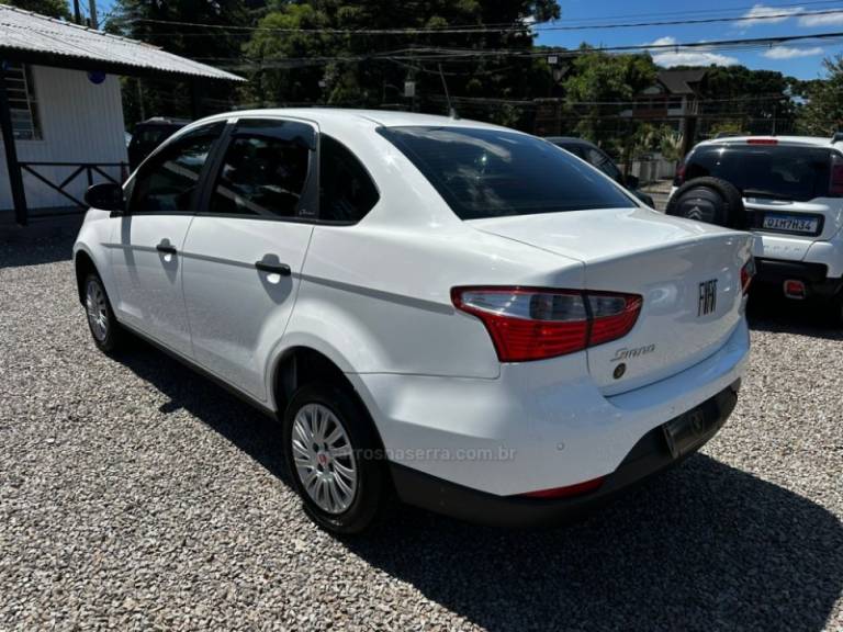 FIAT - GRAND SIENA - 2021/2021 - Branca - R$ 61.900,00