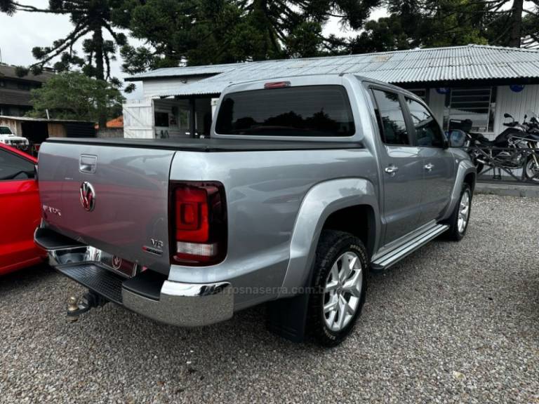 VOLKSWAGEN - AMAROK - 2021/2022 - Cinza - R$ 199.900,00