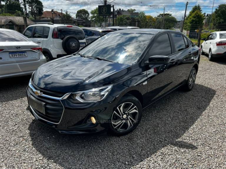 CHEVROLET - ONIX - 2023/2024 - Preta - R$ 92.900,00