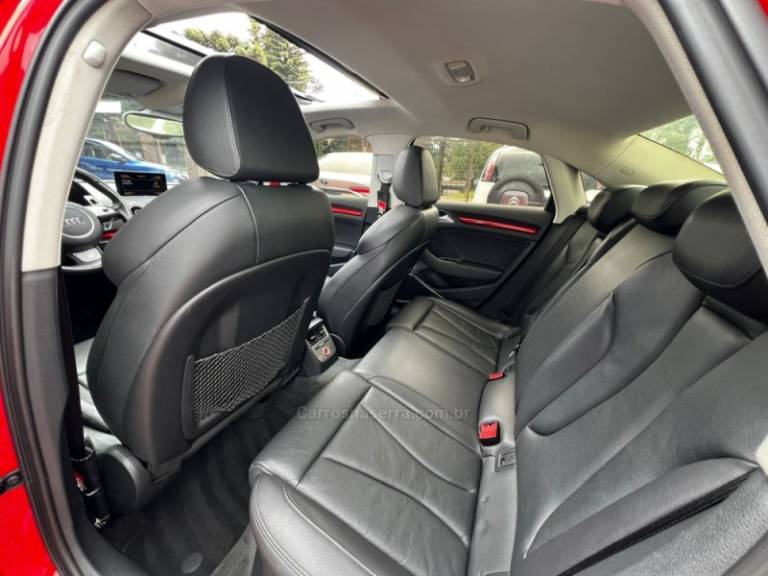 AUDI - A3 - 2015/2015 - Vermelha - R$ 97.900,00