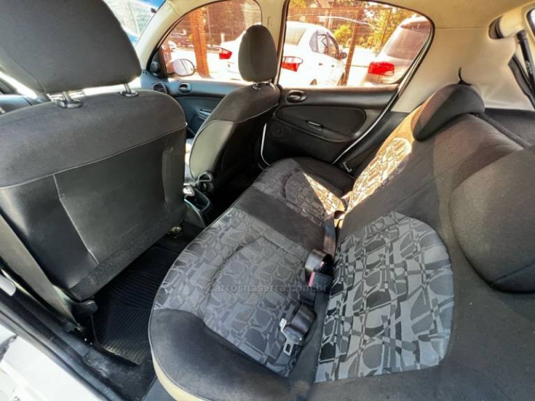 PEUGEOT - 207 - 2009/2010 - Branca - R$ 21.900,00