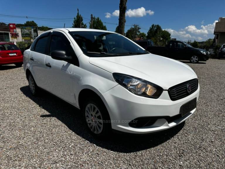 FIAT - GRAND SIENA - 2021/2021 - Branca - R$ 61.900,00