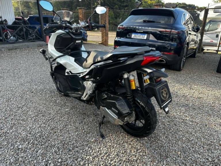 HONDA - ADV 150 - 2021/2021 - Branca - R$ 24.900,00