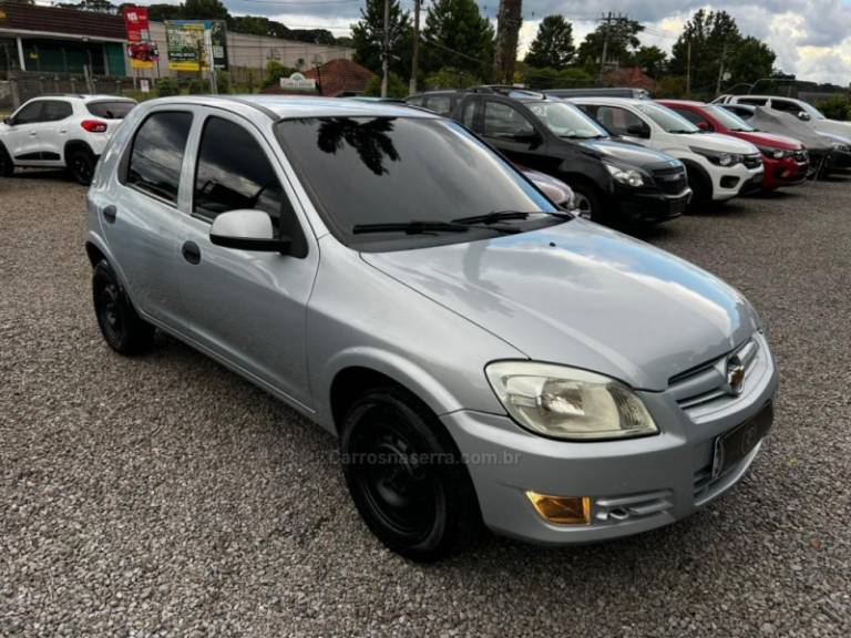 CHEVROLET - CELTA - 2008/2009 - Prata - R$ 25.900,00