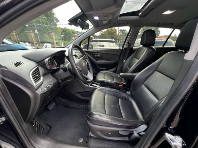 CHEVROLET - TRACKER - 2018/2018 - Preta - R$ 92.900,00