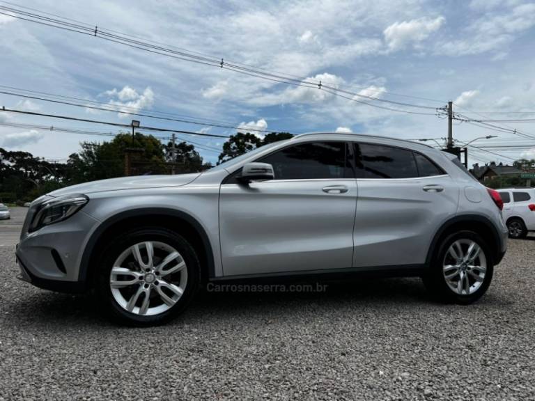 MERCEDES-BENZ - GLA 200 - 2015/2015 - Prata - R$ 99.900,00