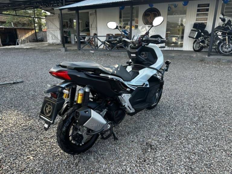 HONDA - ADV 150 - 2021/2021 - Branca - R$ 24.900,00