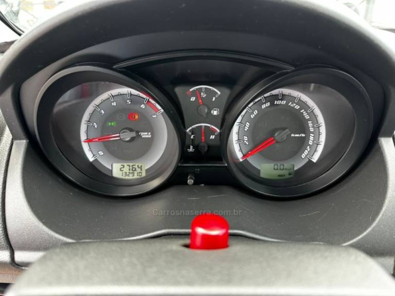 FORD - FIESTA - 2013/2014 - Vermelha - R$ 34.900,00