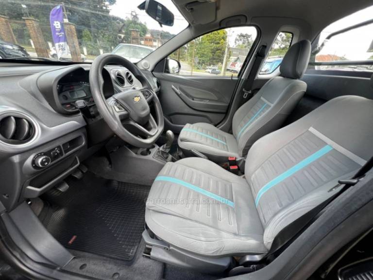 CHEVROLET - MONTANA - 2017/2018 - Preta - R$ 63.900,00