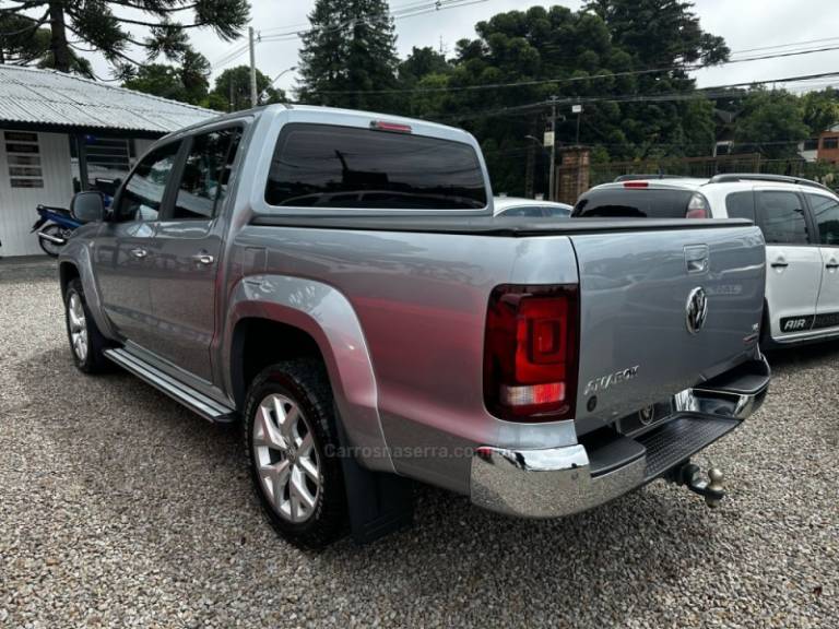 VOLKSWAGEN - AMAROK - 2021/2022 - Cinza - R$ 199.900,00