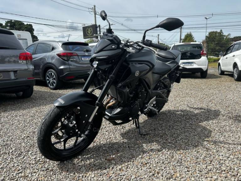YAMAHA - MT - 2022/2023 - Preta - R$ 34.900,00