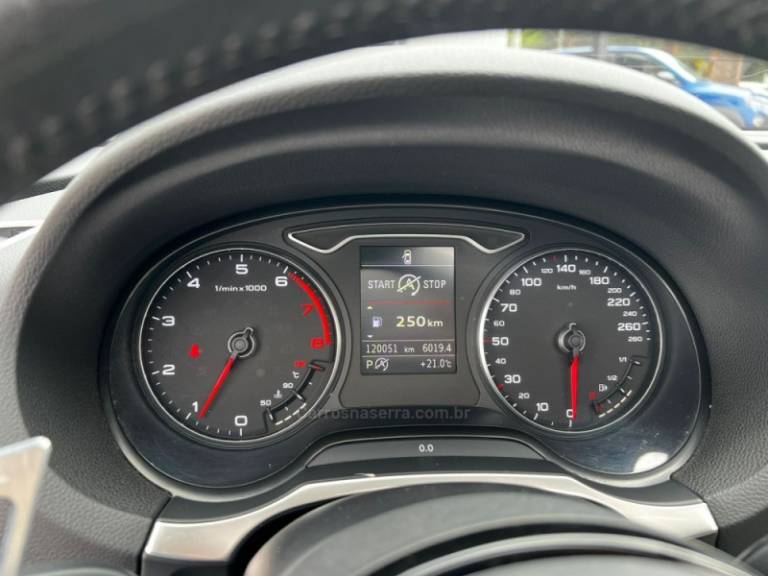 AUDI - A3 - 2015/2015 - Vermelha - R$ 97.900,00