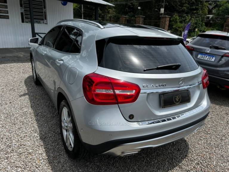 MERCEDES-BENZ - GLA 200 - 2015/2015 - Prata - R$ 99.900,00