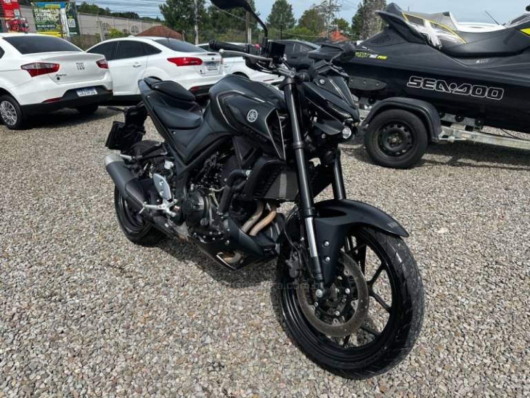 YAMAHA - MT - 2022/2023 - Preta - R$ 34.900,00