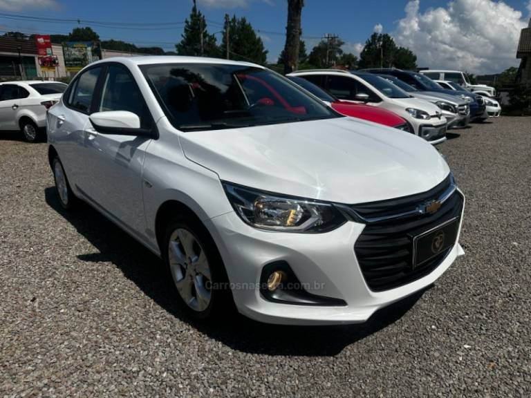 CHEVROLET - ONIX - 2023/2024 - Branca - R$ 92.900,00