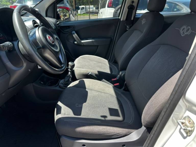 FIAT - GRAND SIENA - 2021/2021 - Branca - R$ 61.900,00