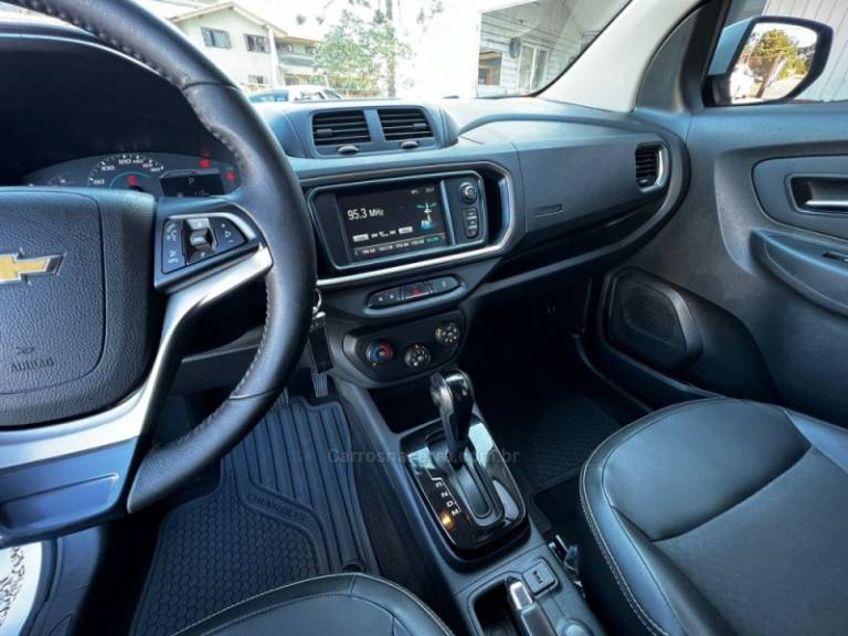 CHEVROLET - SPIN - 2022/2023 - Branca - R$ 95.900,00
