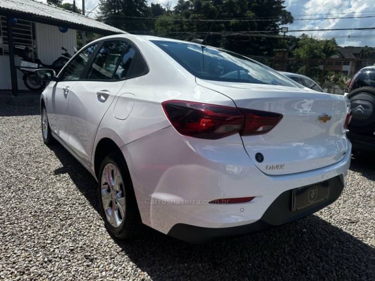 CHEVROLET - ONIX - 2023/2024 - Branca - R$ 92.900,00